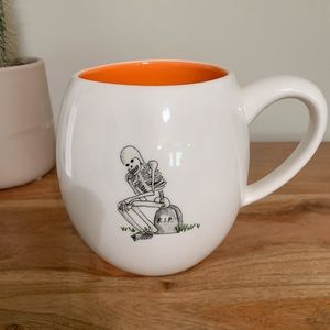 NWT Skeleton Rae Dunn Hallowen Mug